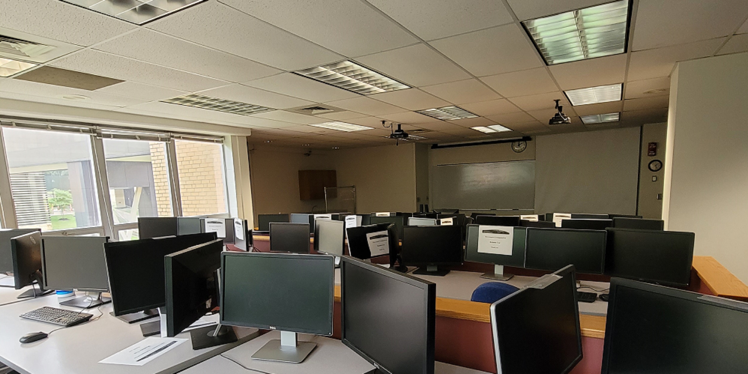 Computer lab for the Senior design lab